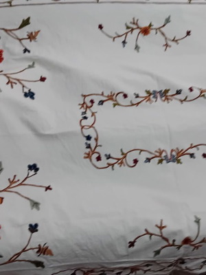 Large cotton machine-embroidered tablecloth 2x1 m, 40 cm