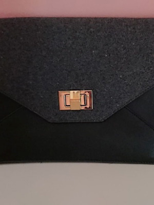 Τσάντα φάκελος LYDC London σαν καινούργιο, μαύρο-γκρι με μπλε λεπτομέρειες