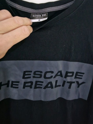 Ανδρική μπλούζα μέγεθος Medium σαν καινούργια με ανοίγματα στο πλάι