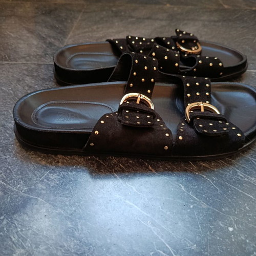 Zara women's sandals like new, size 40, black leather