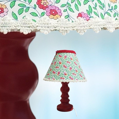 Portatif flower & lace new with ceramic base and dimensions 30x25x10
