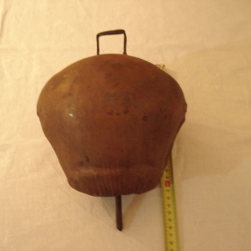 Large bell used, length 21cm, height 25cm, width 13cm