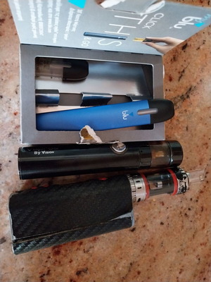 Electronic Cigarettes like new, pack of three different types
