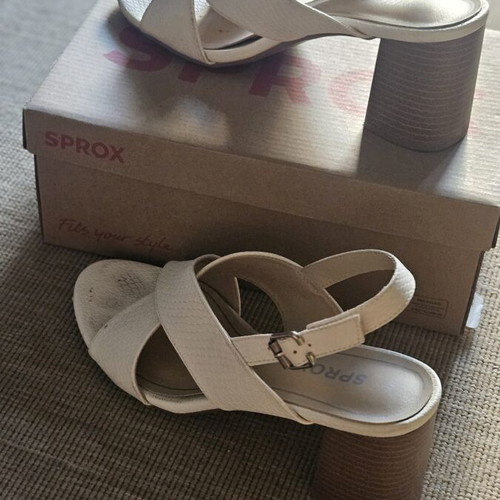 Sprox white leather sandals size 40 used with 6 cm heel