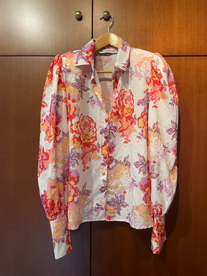 Printed shirt like new with balloon sleeves