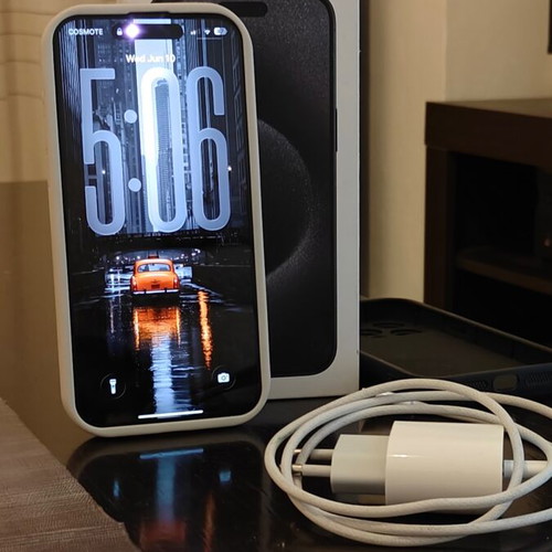 iPhone 15 Pro Max like new, 256GB, dual SIM, black