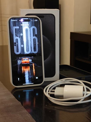 iPhone 15 Pro Max like new, 256GB, dual SIM, black