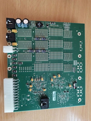National Instruments PXIe-1073 backplane σαν καινούργιο