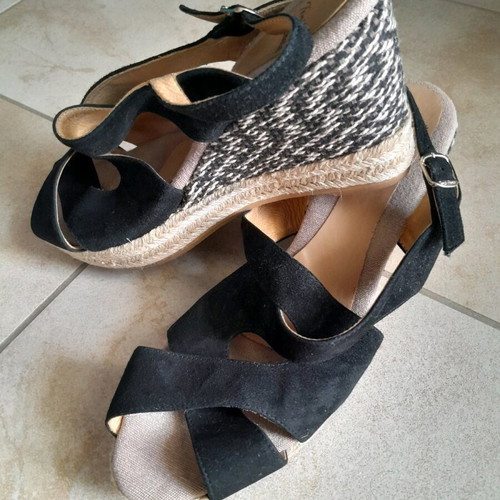 Toni Pons platform shoes size 42 like new, black