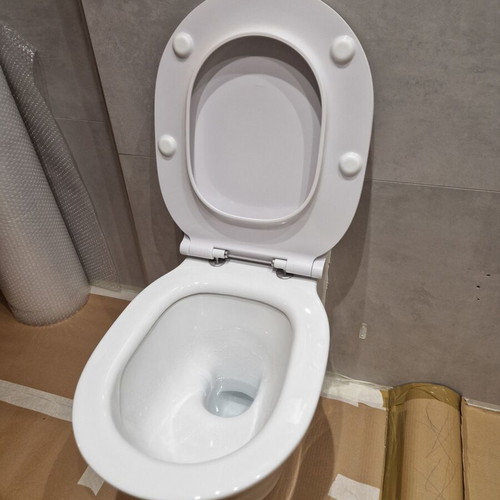 Connect Air Aquablade Toilet Bowl with Soft Close Seat Ideal Standard like new
