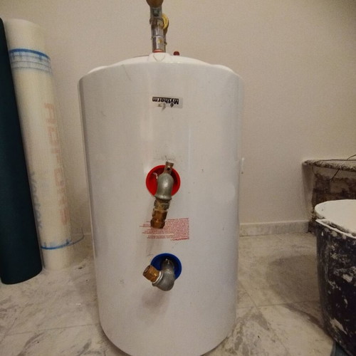 Boiler water heater 80 L used in very good condition