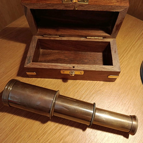 Replica of old nautical telescope in elegant wooden case like new