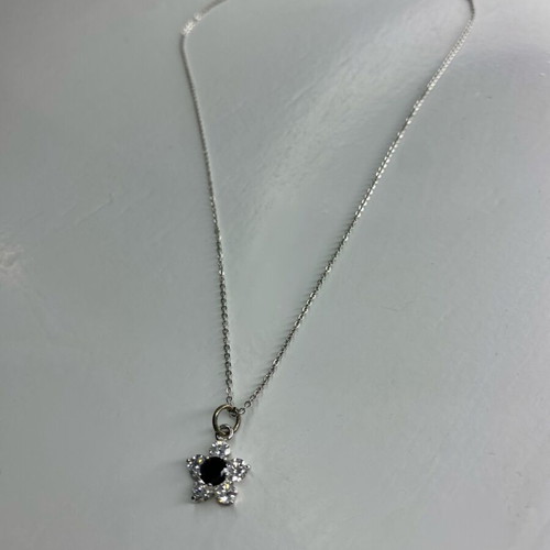 Flower necklace silver like new, black