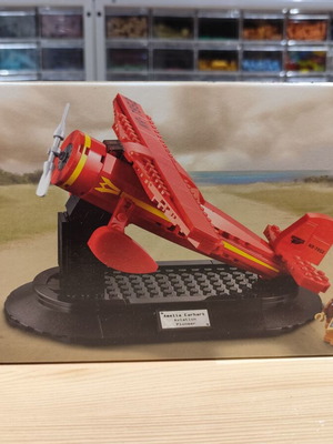 Lego Set Amelia Earhart Tribute new