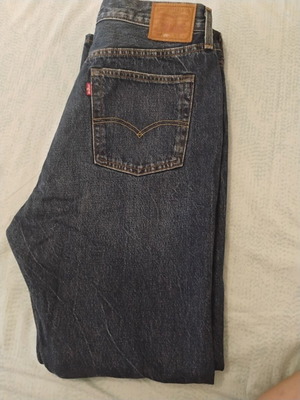 Levi's jeans like new with rips, size XL 42 14