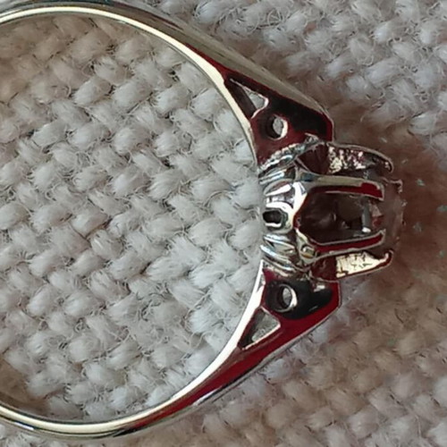 Monopetro 14K white gold ring like new with diamond