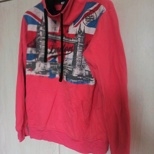 Pink women's sweatshirt with print slightly used