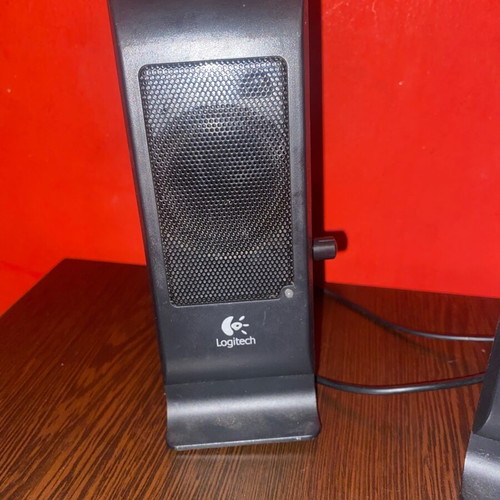 Ηχεία γραφείου Logitech μεταχειρισμένα με μικρό σπάσιμο
