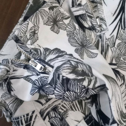 Zara women's pants like new, size S 36 8, black and white