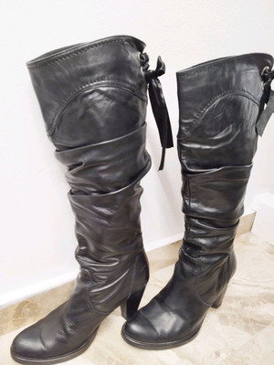 Black leather boots size 37