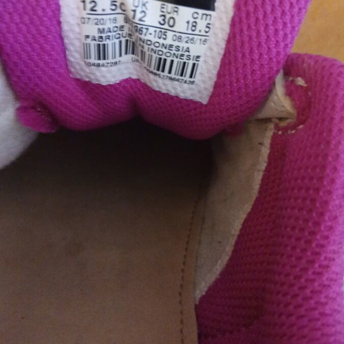 Nike athletic shoes used, size 30, white and pink for girls