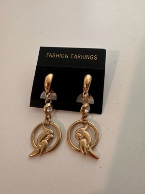 Parrots earrings like new, dangling with rhinestones gold color