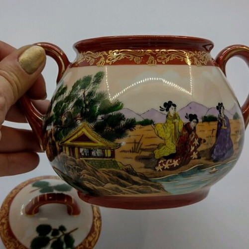 Osaka sugar bowl like new, large 770 ml with Japanese decor