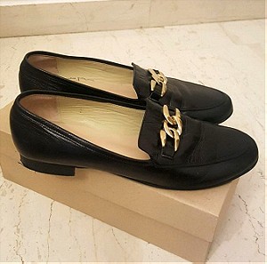 Παπούτσια γυναικεία μαύρα με χρυσή αγκράφα μέγεθος 39