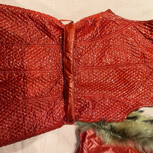 Rossodisera sleeveless vest like new with genuine fur hood, red