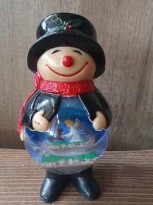 Vintage snow globe snowman from 1950 like new