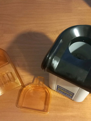 Pop corn maker used with minor wear on plastic lid
