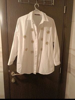 Shirt with strass like new, flowers, size S