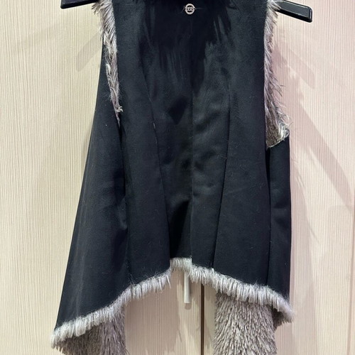 Bsb sleeveless fur vest like new, size small, black