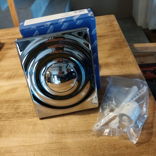 Grohe flush plate wall cover new (37063000)
