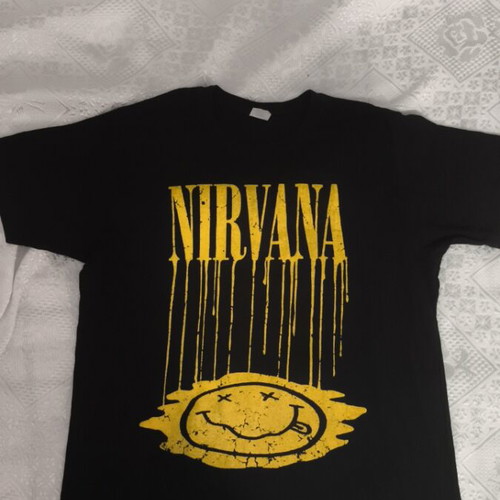 Nirvana T-shirt like new, size L, black and yellow