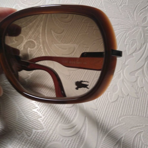 Burberry sunglasses like new, brown acetate frame