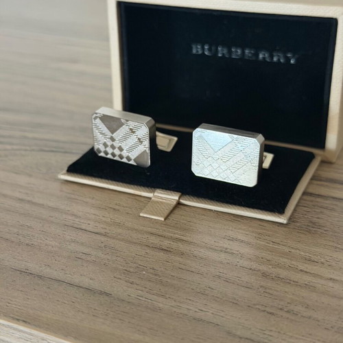 Burberry cufflinks like new, silver