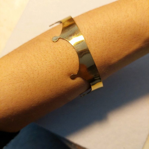 Handmade brass bracelet, new, diameter 6.5 cm