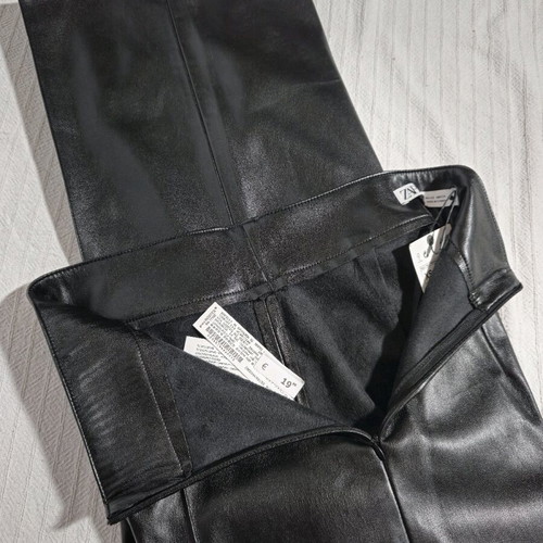 Zara pants made of quality faux leather new with tag, size XS/S