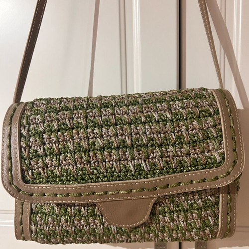 Handmade raw knit bag new green with beige