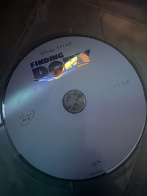 Finding Dory DVD like new, genuine
