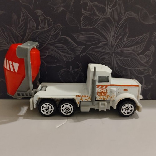 Matchbox Peterbilt 1981 Cement Mixer Toy Used