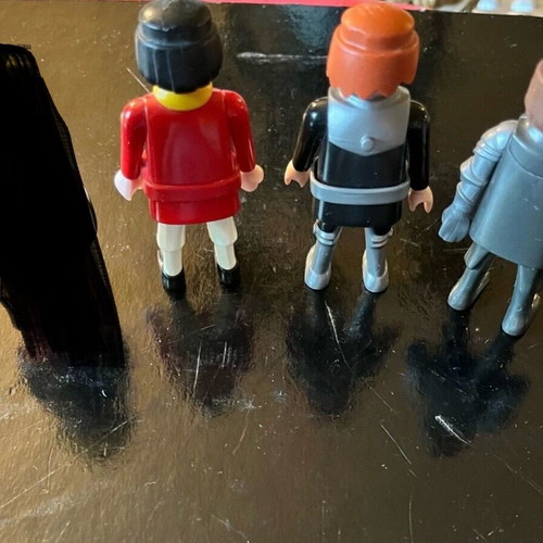 Playmobil 3 figures used, pack
