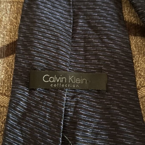 Calvin Klein men's silk tie like new, black and blue