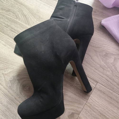 Sante black ankle boots like new, size 40