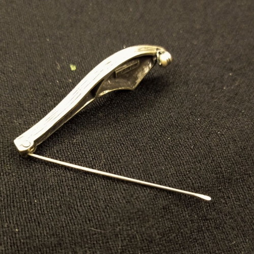 Silver brooch 925 like new, minimal design