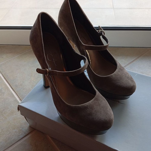 Jessica Simpson pumps like new, size 38, gray suede