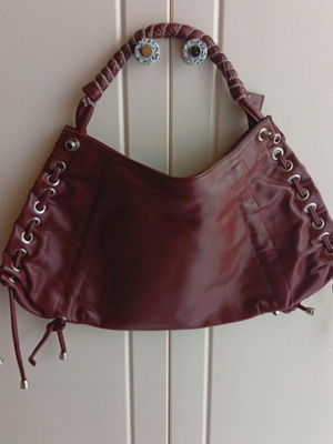 Leather shoulder bag burgundy like new