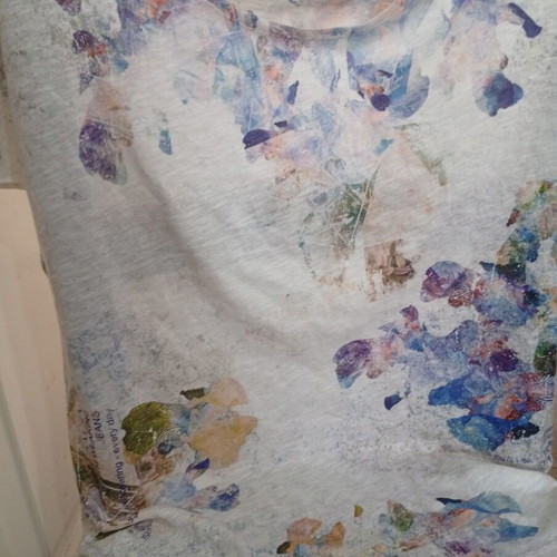 Blouse L with romantic pattern, like new, multicolor