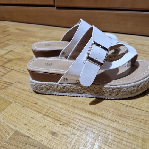 White slippers with straw combination and adjustable gold buckle, like new, size 37